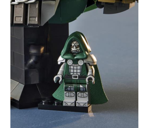 LEGO Marvel 76345 Popiersie Doktora Dooma - 1577951 - zdjęcie 6